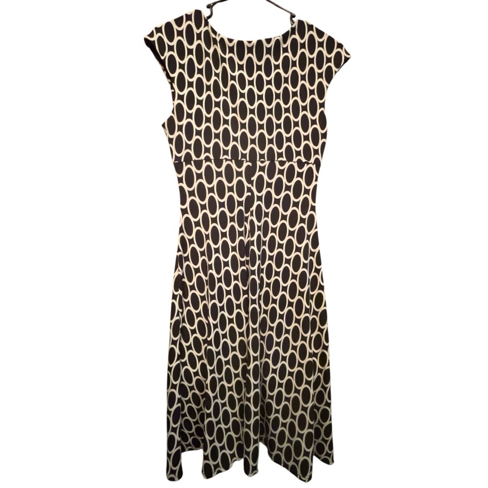 White House | Black Market A-Line Sleeveless Black/White Geometric Print Dress 4 - Picture 7 of 12